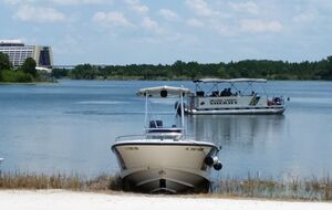 Спасатели и полиция 15 часов прочесывали озеро