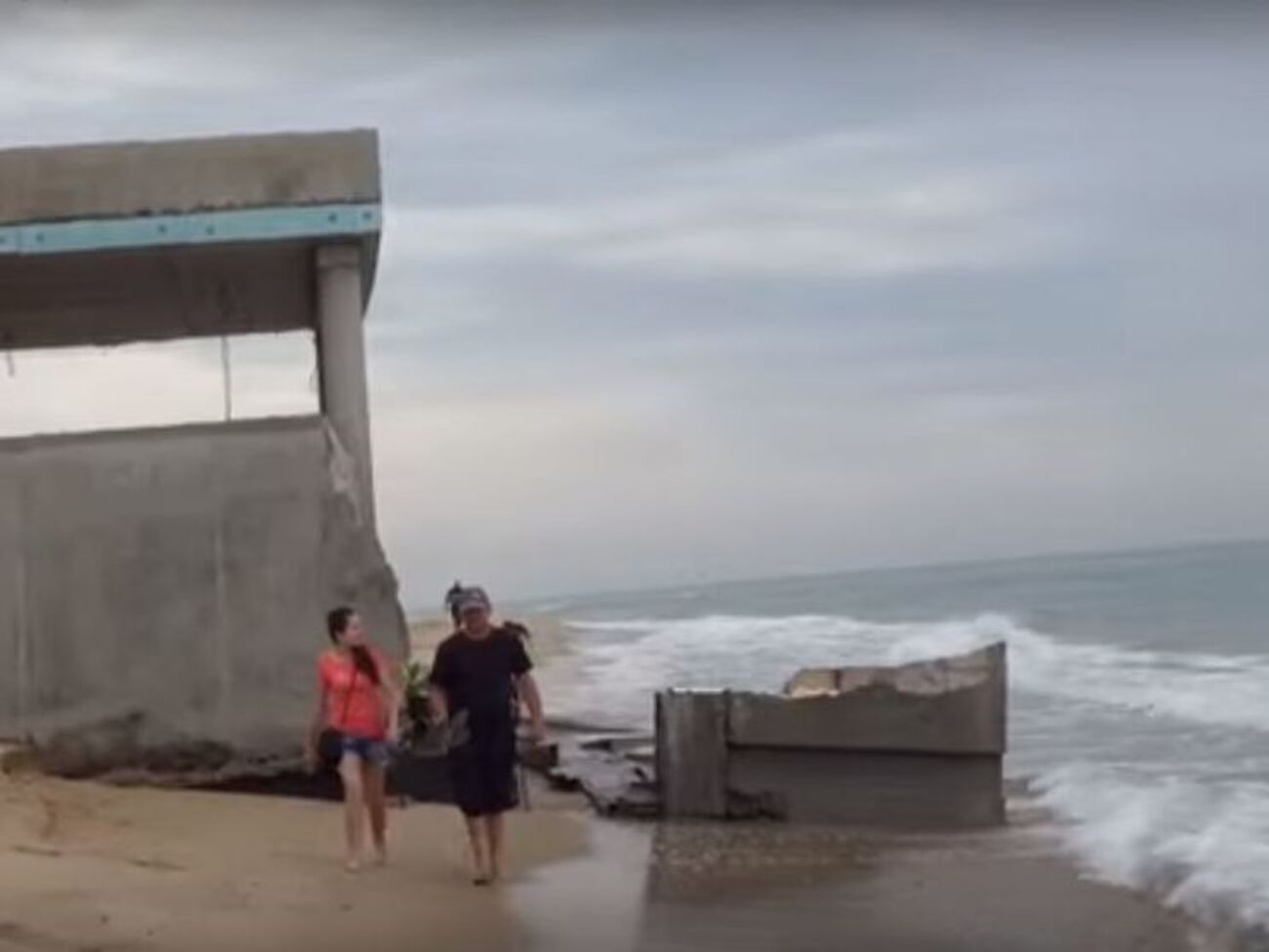 Здание было недостроено