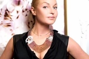 Волочкова: Наш звукорежиссер музыкант Михаил Борисовский жжет песни про Настю. А мы, как обычно, в танце!