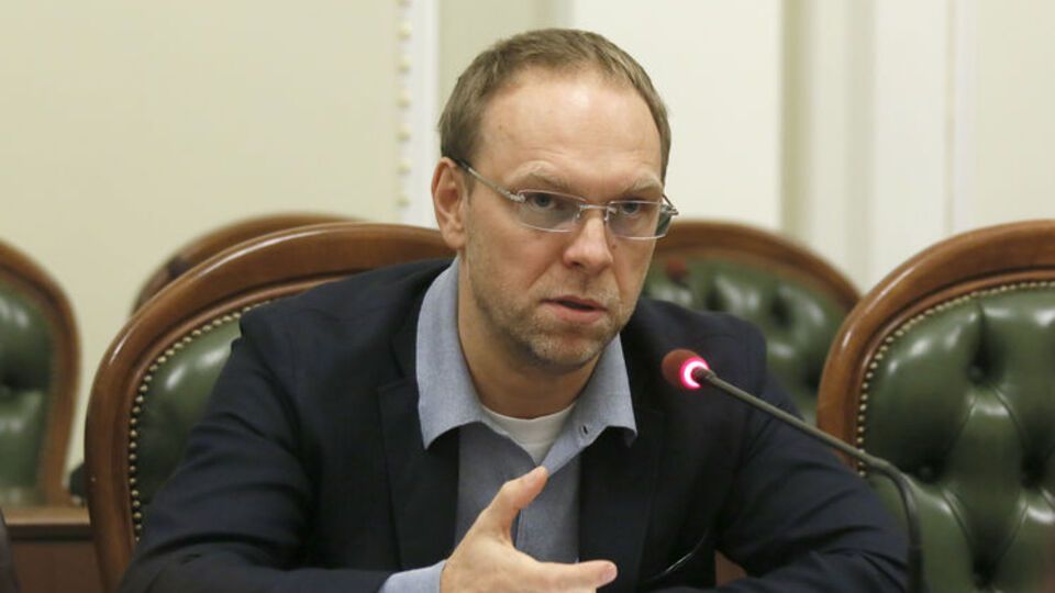 Власенко: Пока правоохранительные органы не будут реформированы и не начнут работать профессионально, им микрохирургические инструменты нельзя давать