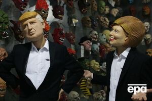 По последним опросам, Клинтон опережает Трампа