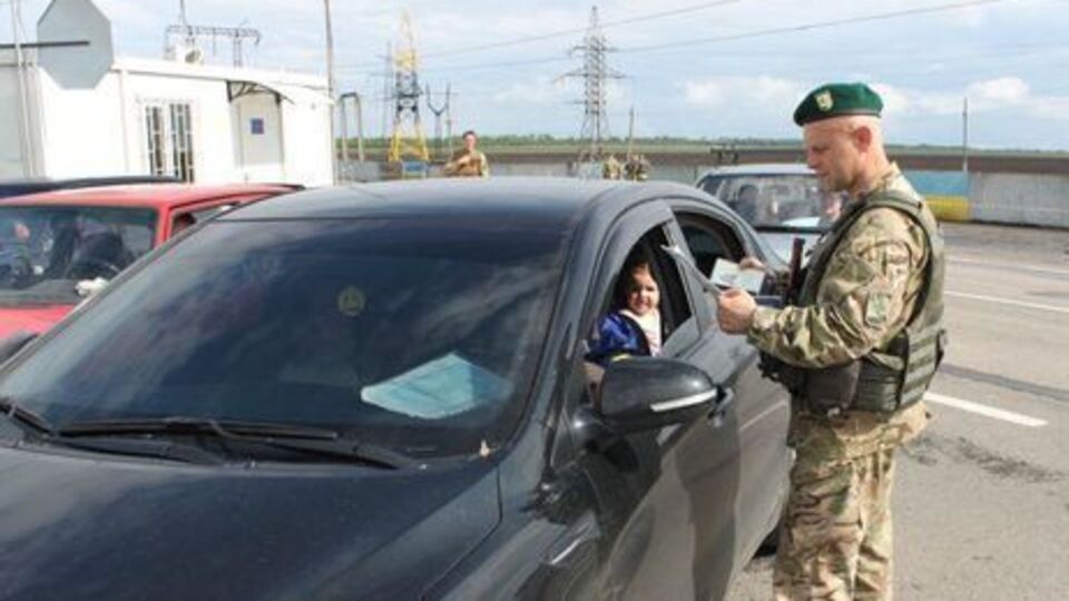 Боевики вечером обстреляли КПВВ "Марьинка"