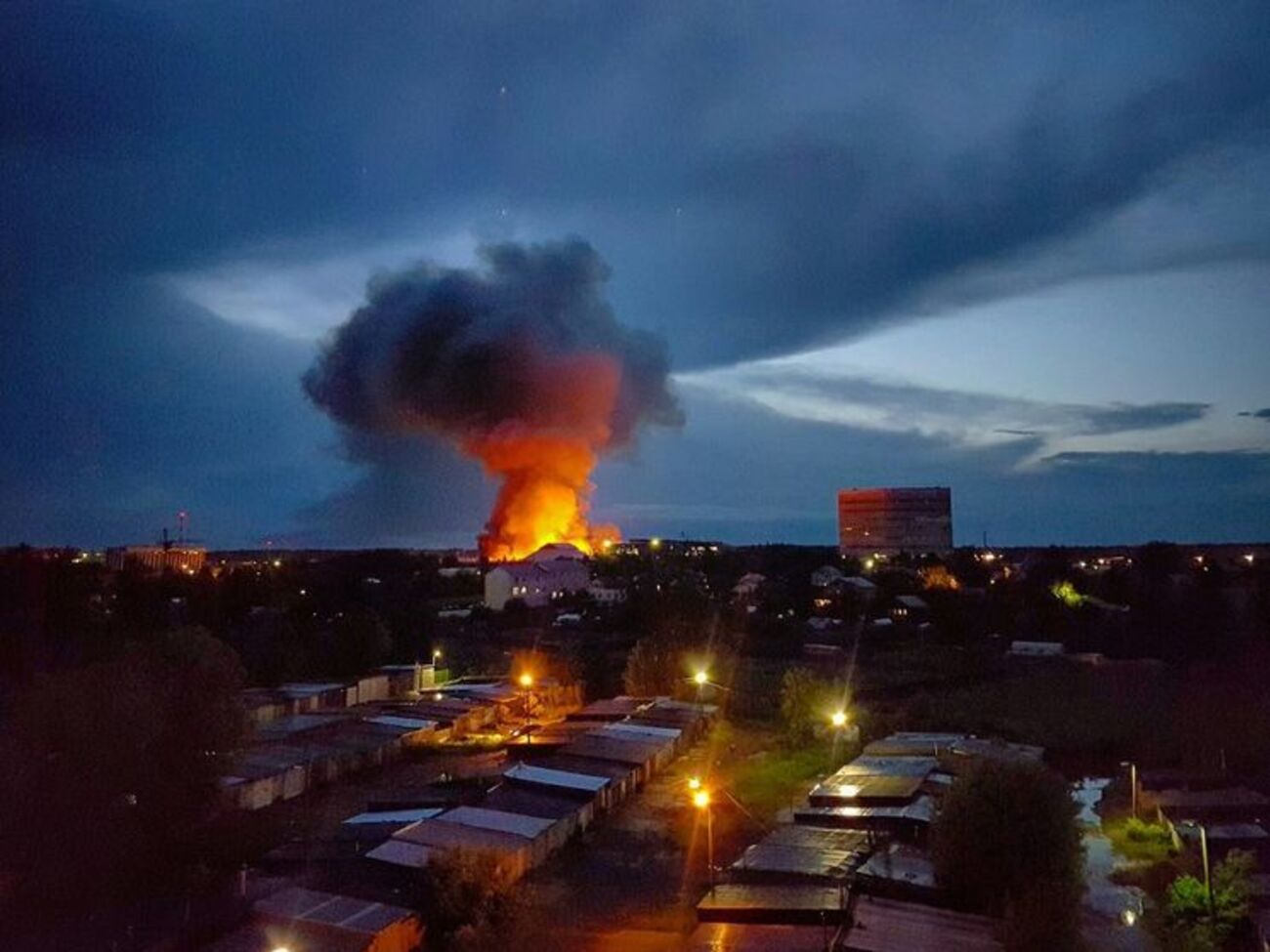 В ходе пожара в больницу попали четыре человека