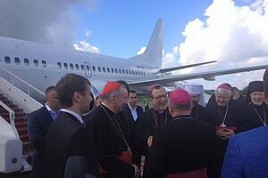 В Запорожье прибыл госсекретарь Ватикана