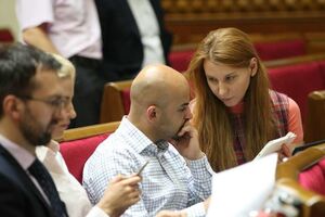 Сейчас в зале Рады проходит час вопросов к правительству
