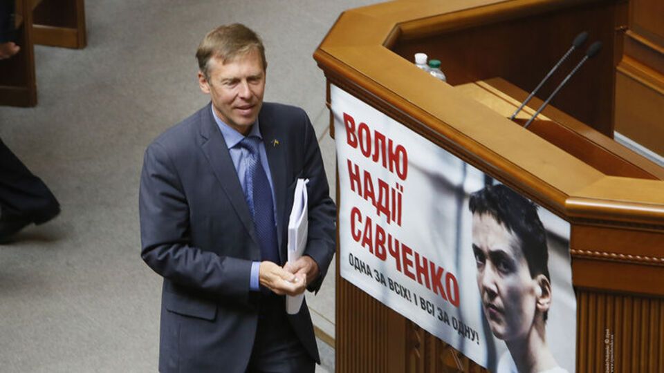 Соболев: Ранее нужно было разработать новый избирательный закон и идти на выборы