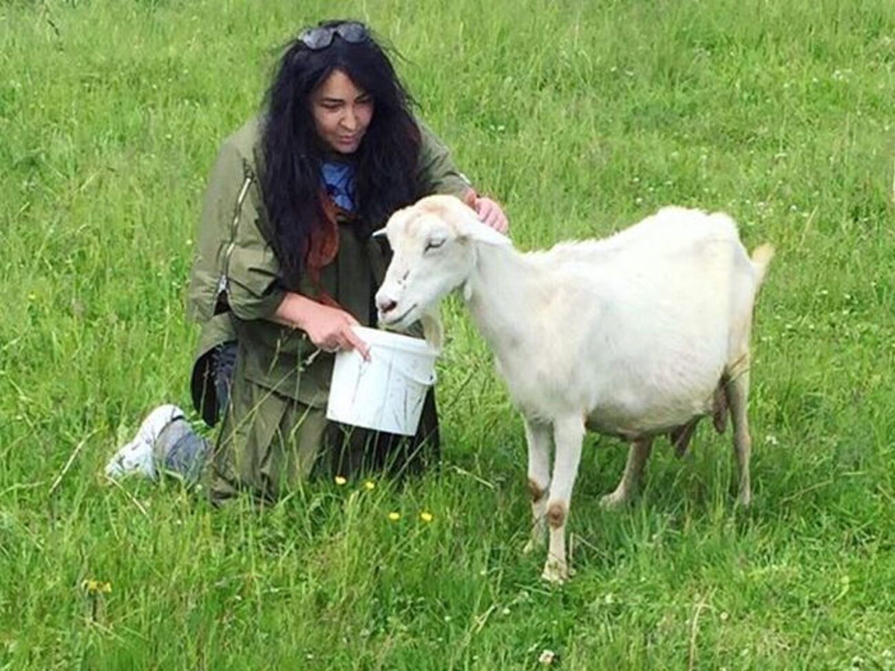 Лолита:&nbsp;Я первый раз доила козу!!!