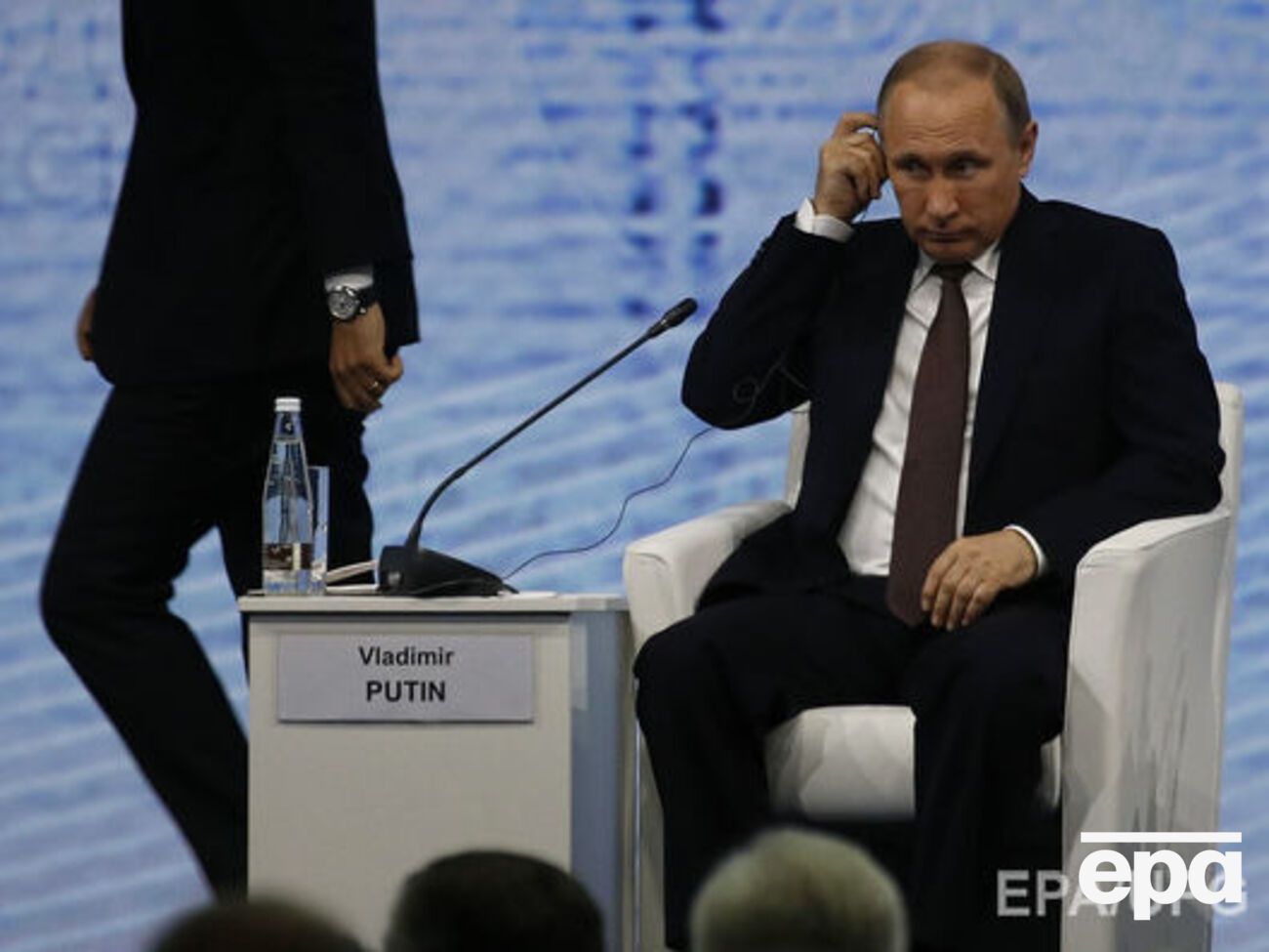 Путин: Уже меньше внимания на футбол обращают, чем на драки болельщиков