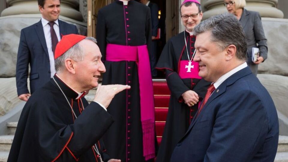 Порошенко провел встречу с госсекретарем Ватикана