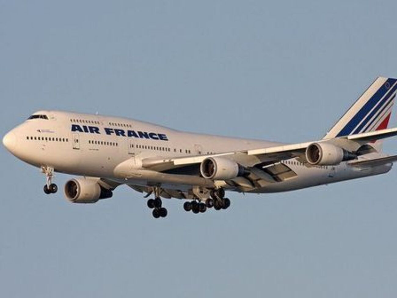 Пилоты Air France продолжат забастовки