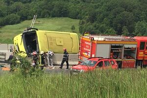 В Румынии попал в ДТП автобус с детьми