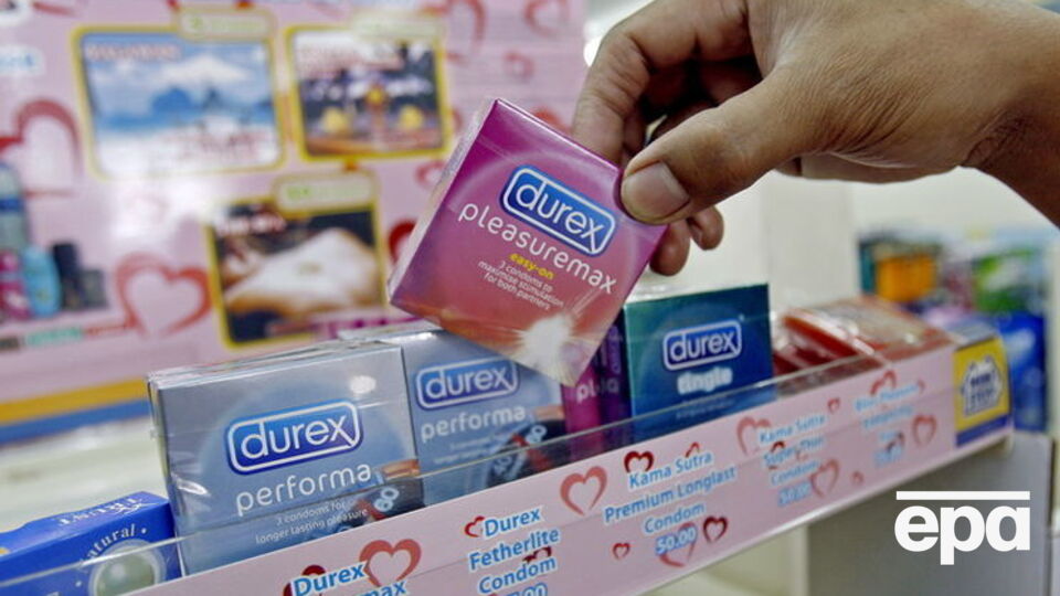 Росздравнадзор запретил продажу презервативов Durex