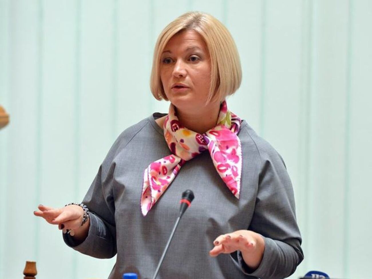 Геращенко: Ситуация с заложниками только ухудшается