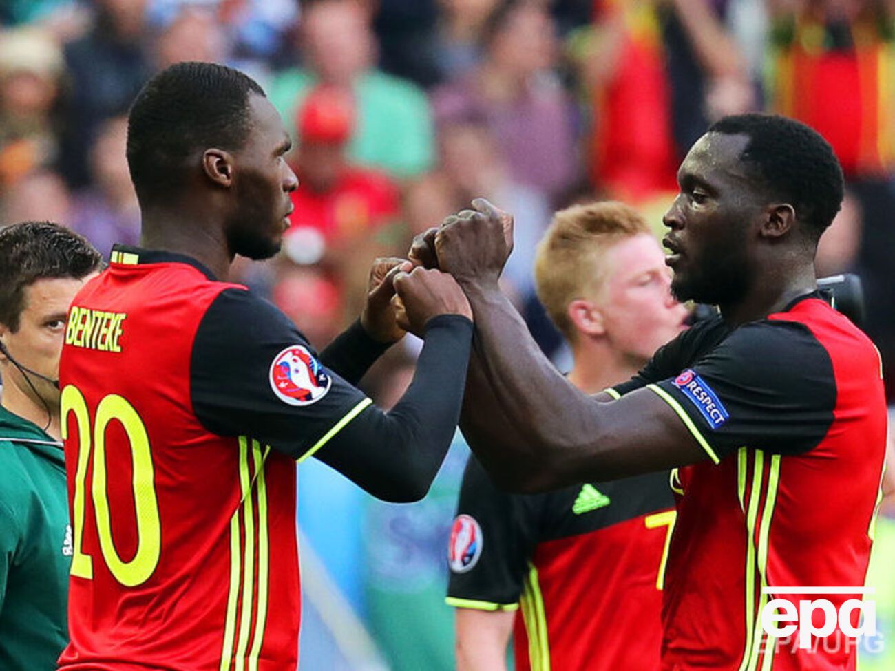 Бельгия поднялась на второе место в группе Е