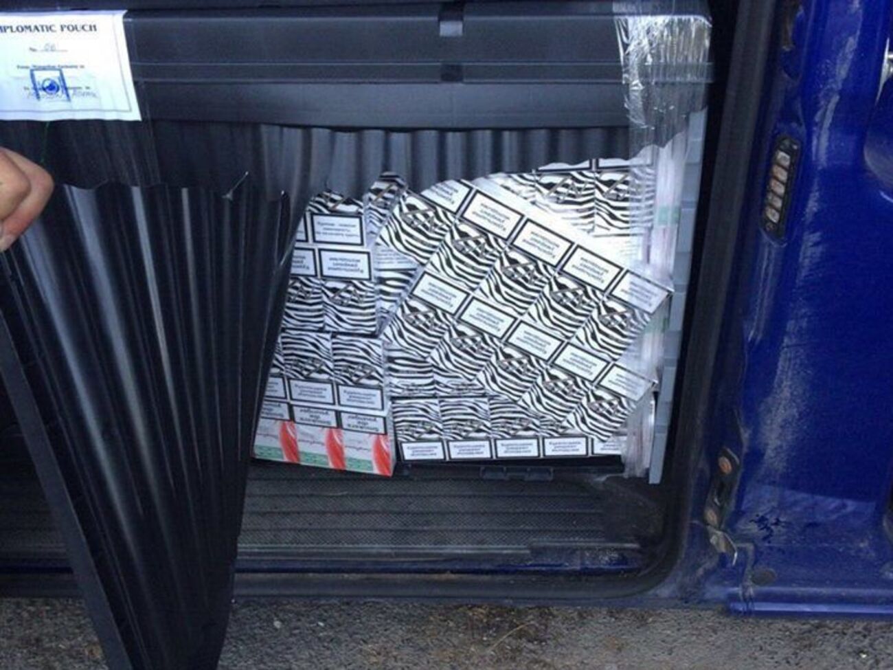 О возможной контрабанде в авто с российскими дипномерами пограничники были осведомлены