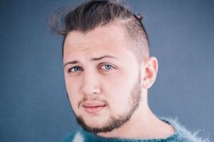 Афанасьев рассказал, что жил в бараке вместе с сотней других арестантов