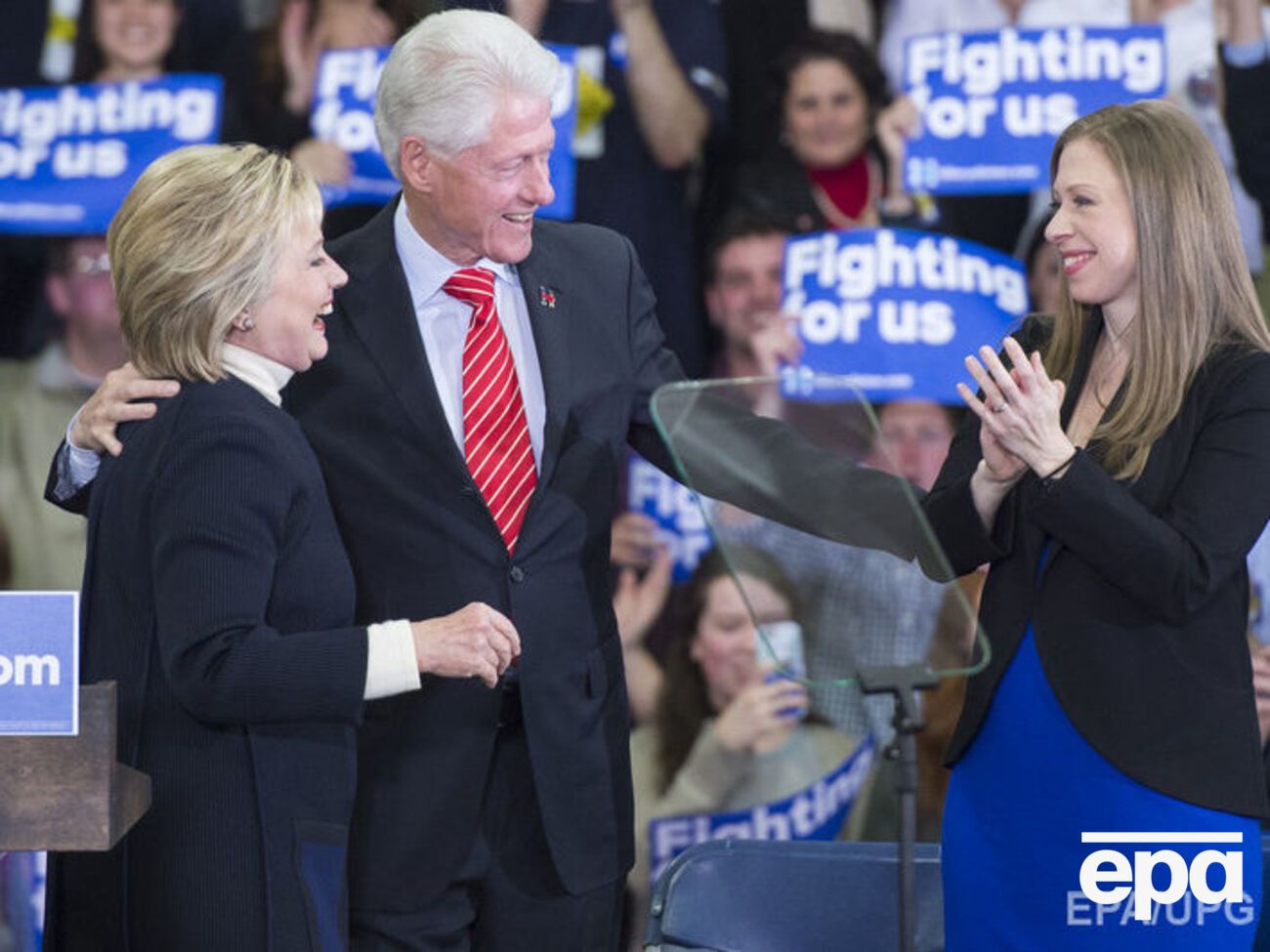 Хиллари и Билл Клинтон с нетерпением ожидают появления на свет второго внука или внучки