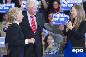 Хиллари и Билл Клинтон с нетерпением ожидают появления на свет второго внука или внучки