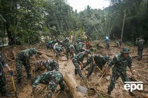 В Индонезии ливни привели к жертвам и разрушениям. Фоторепортаж