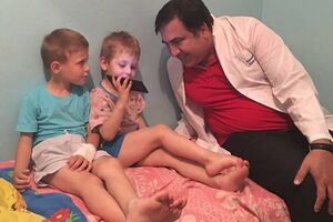 Саакашвили посетил больницы Измаила