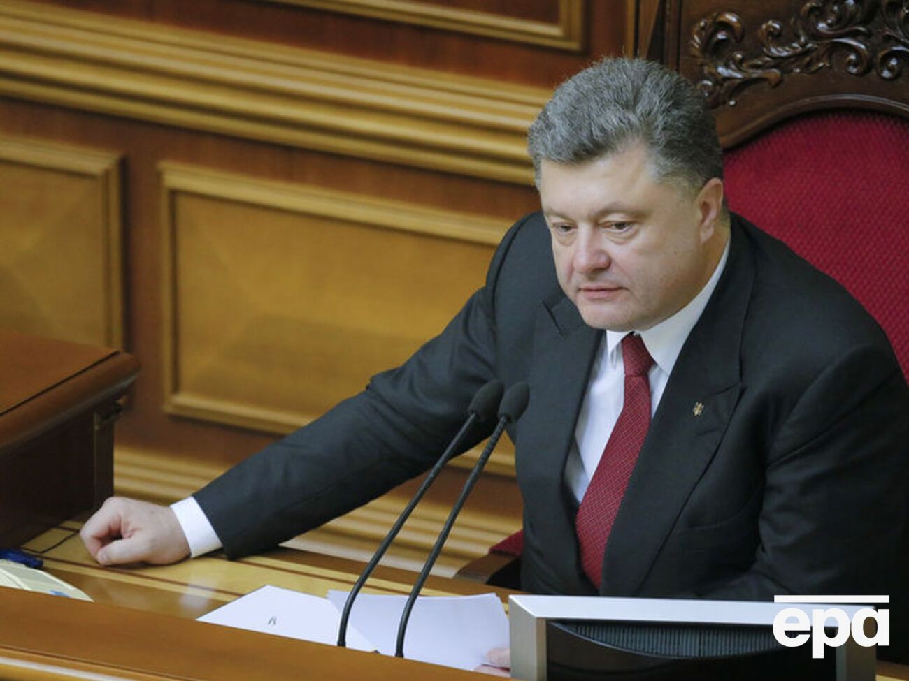 Порошенко выступил в парламенте