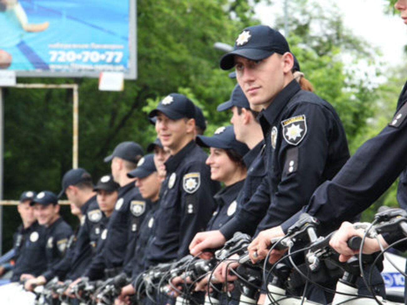 15 полицейских на велосипедах приступили к патрулированию побережья Одессы