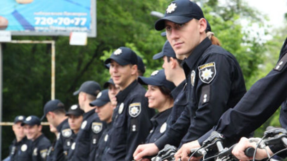 15 полицейских на велосипедах приступили к патрулированию побережья Одессы