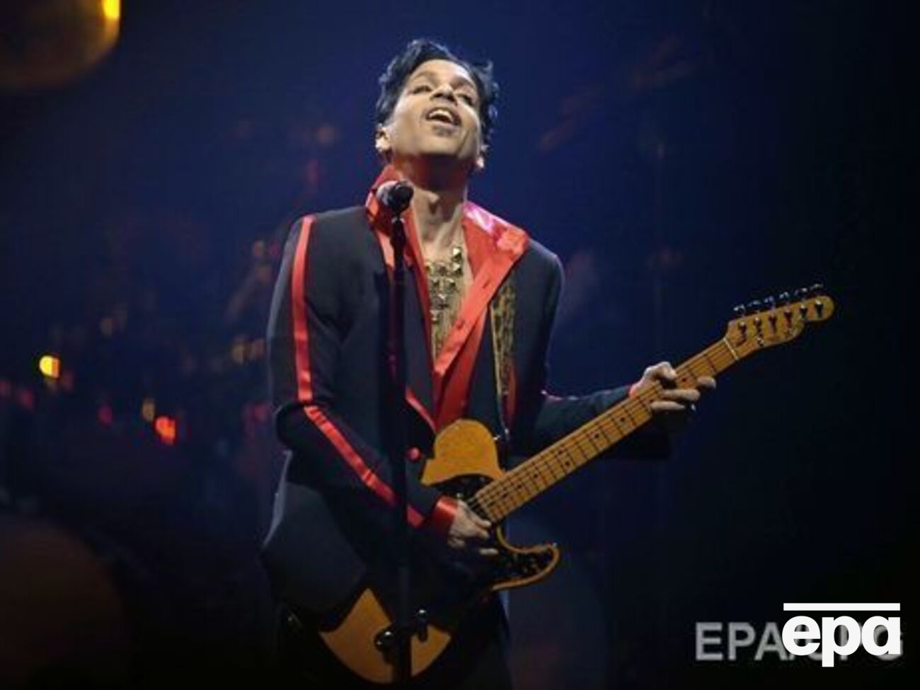 Полиция установит, назначал ли врач Принсу медикаменты, содержащие наркотики