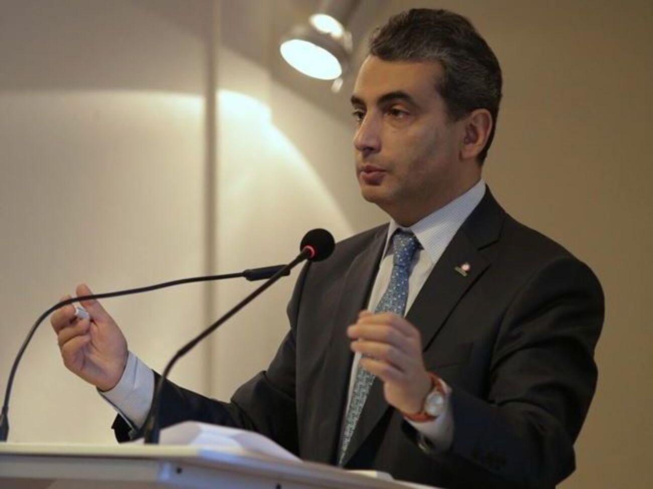 Шлосберг отметил, что власти РФ подтверждают лишь те потери в Сирии, о которых уже стало известно общественности