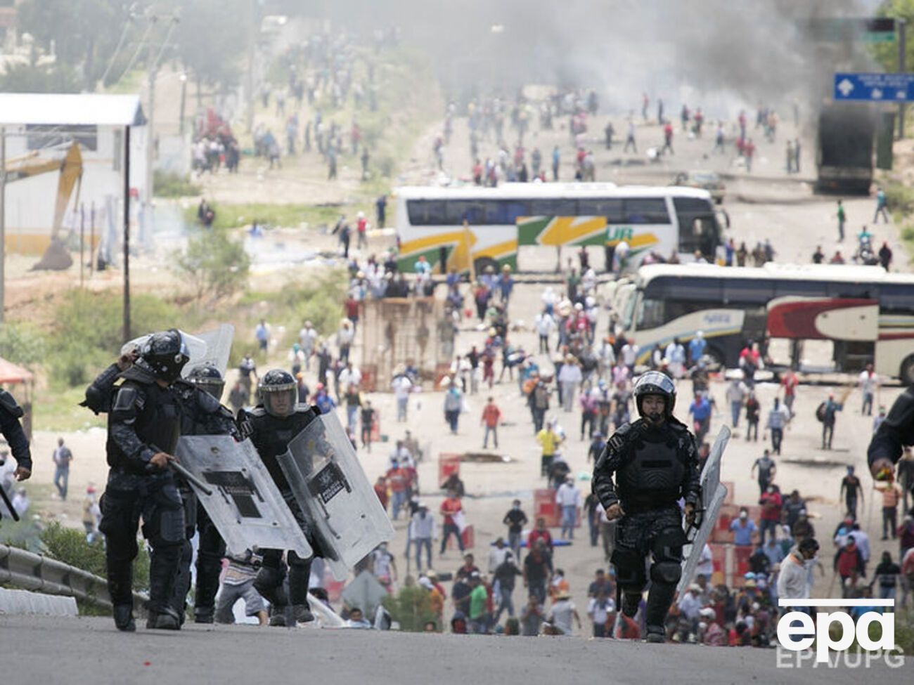 50 участников столкновений получили ранения