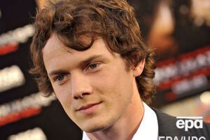 Ельчина зажало собственным автомобилем