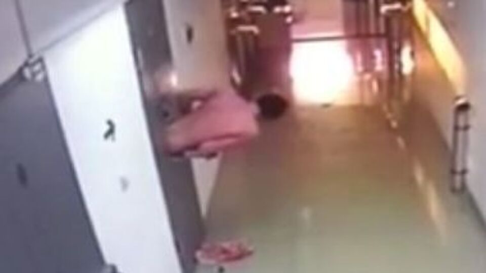 Мужчине удалось бежать весьма необычным способом