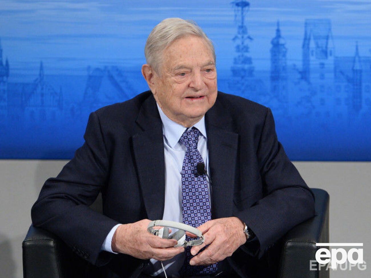 Сорос прогнозирует падение курса фунта в случае Brexit