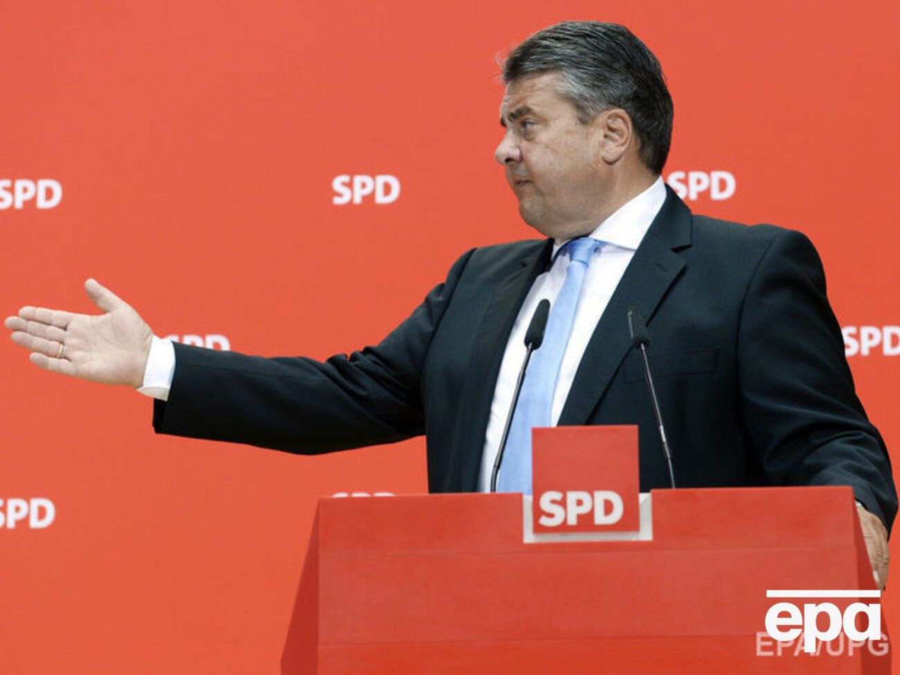 СМИ сообщают о грядущем визите Габриэля в Кремль