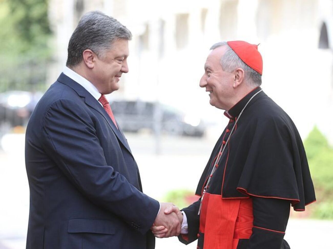 Президент Украины Петр Порошенко встретился с госсекретарем Ватикана Пьетро Паролином