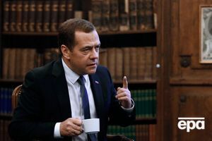 Медведев считает, что Россия исчерпала лимит революций