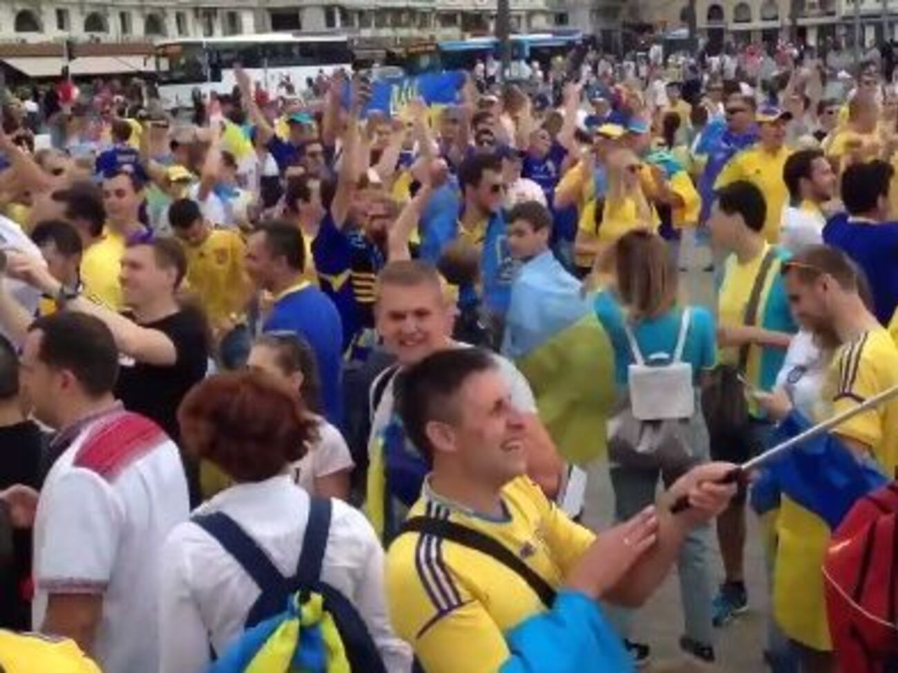Украинские и польские болельщики в Марселе