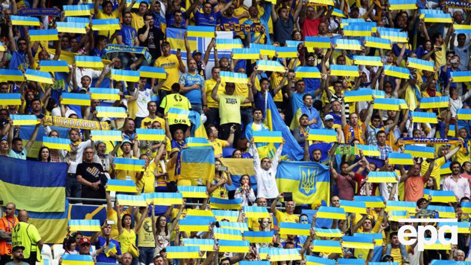 Украинца депортировали из Франции за бейсбольную биту