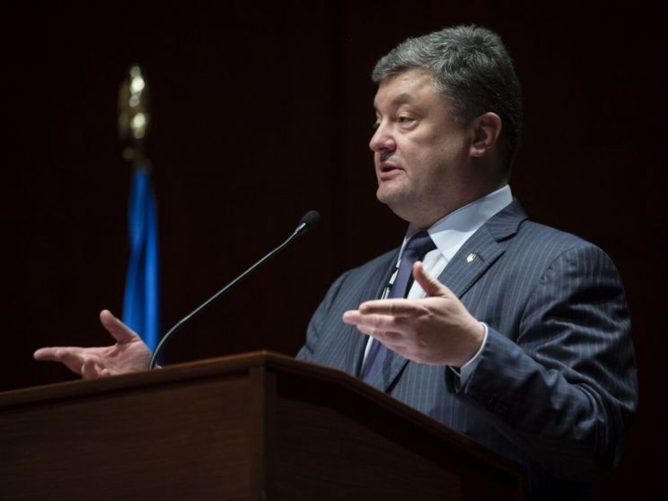 Порошенко отменил обязательную регистрацию иностранных инвестиций