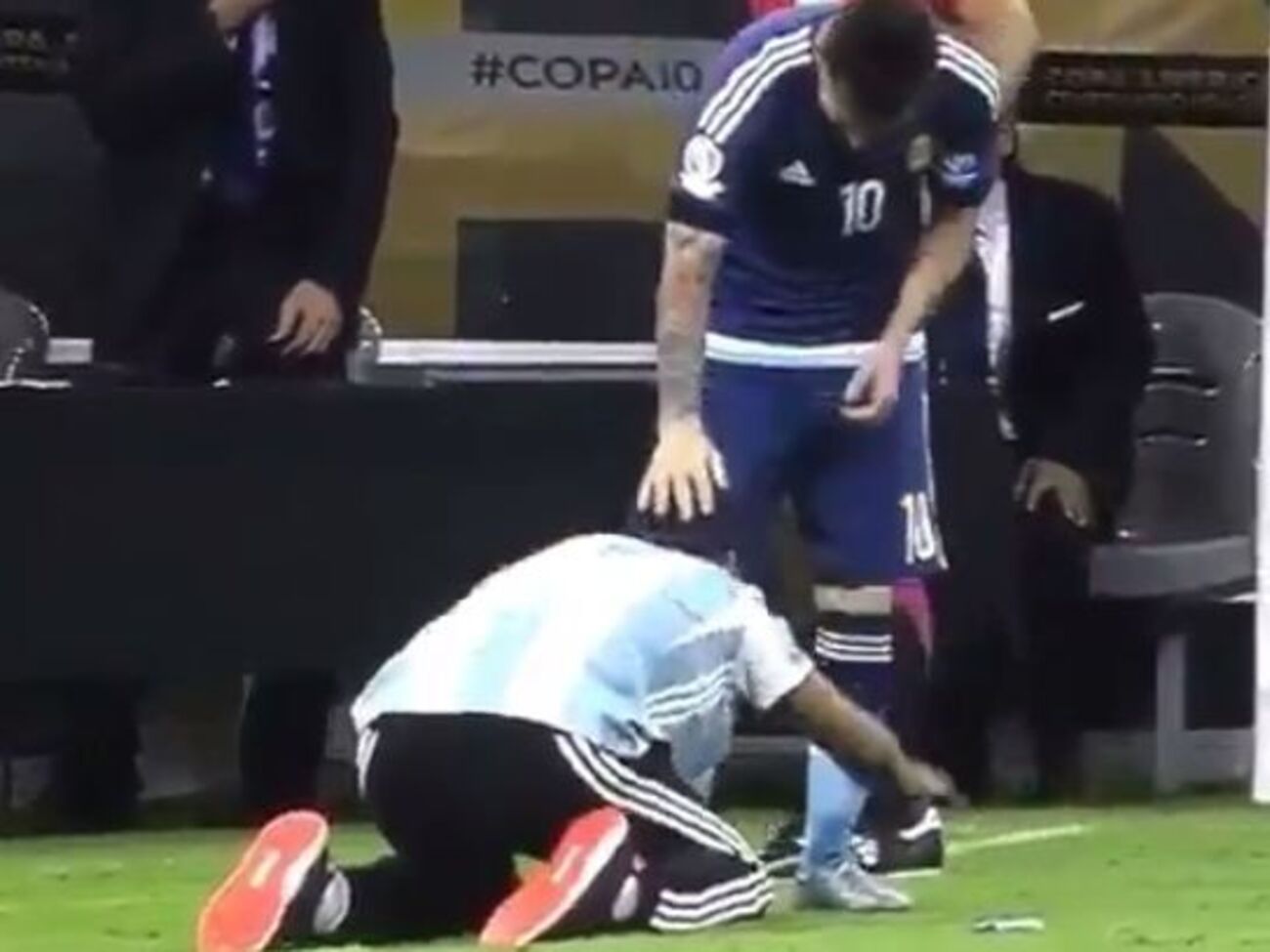 Фанат обрадовался встрече с Мессии&nbsp;