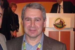 По словам Ицлаева, его подзащитному трудно далось решение просить помилования