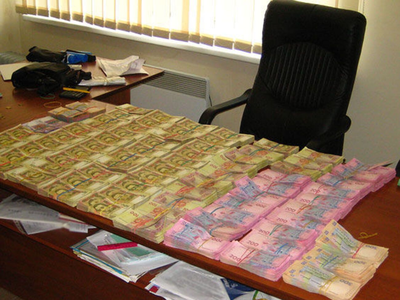 Правоохранители изъяли около 1,5 млн грн