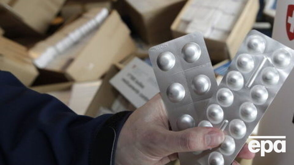 В керченских школах обнаружены лекарства с истекшим сроком годности