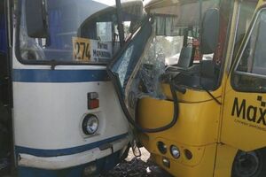Три автомобиля стали участниками ДТП в Мариуполе