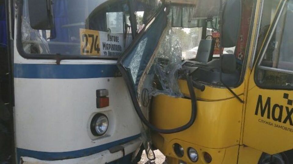 Три автомобиля стали участниками ДТП в Мариуполе