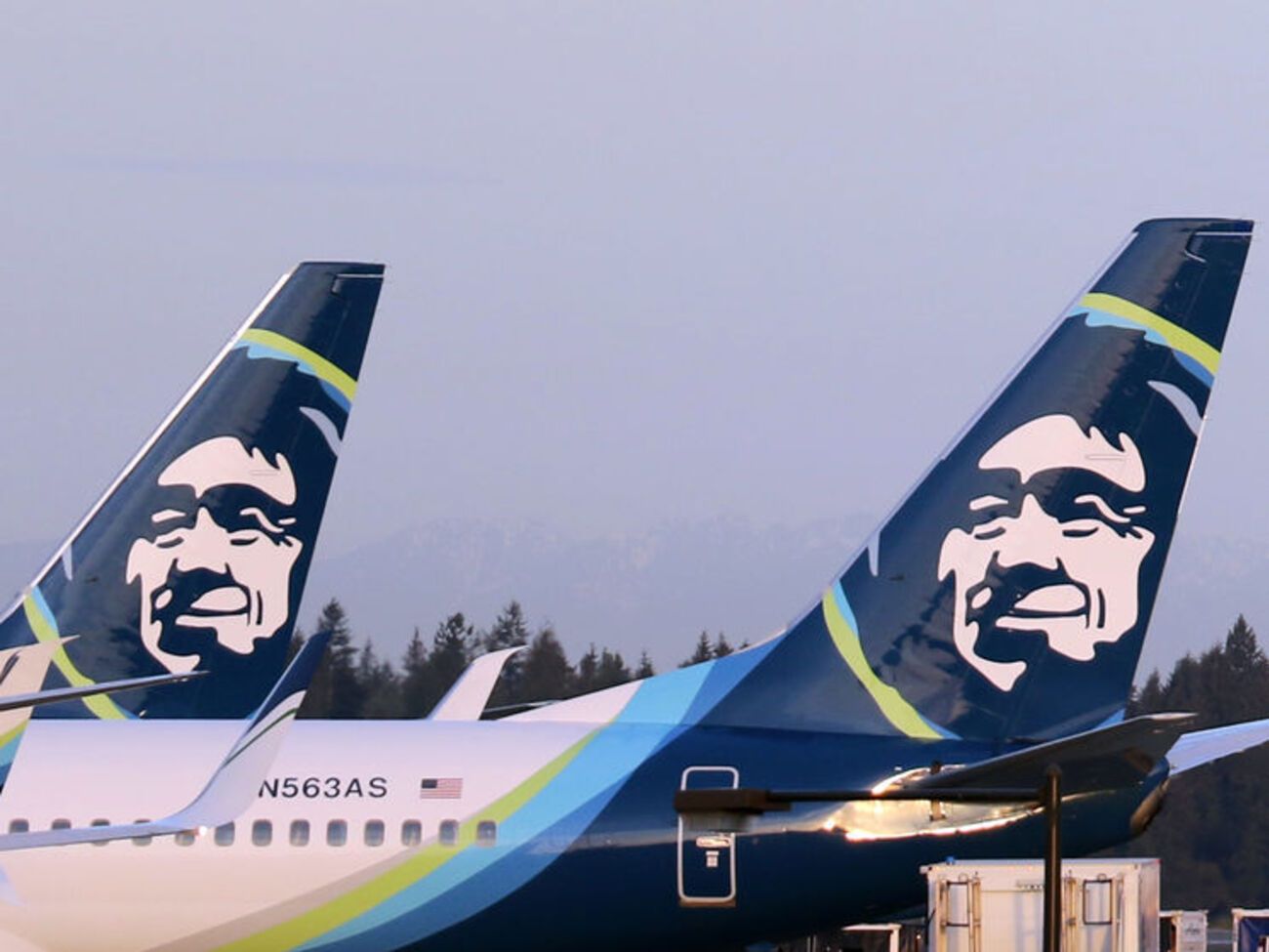 Узнав о случившемся, командир судна решил сразу же пойти на посадку