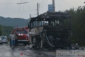 Туристический автобус, в котором ехали дети, загорелся в Крыму