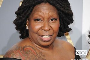 Голдберг впервые позировала для селфи