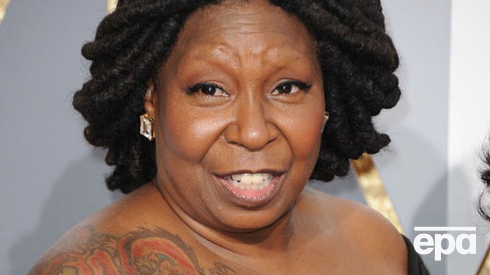 Голдберг впервые позировала для селфи