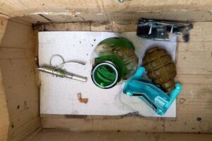 Гранату нашли на остановке